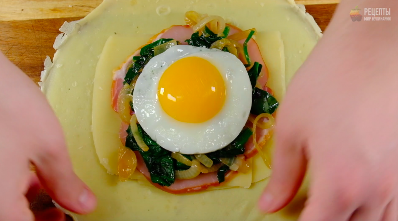 Видео-рецепт: Блины с жидким яйцом на завтрак