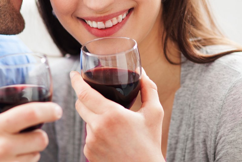 Защита от старения: неожиданные факты о пользе красного вина