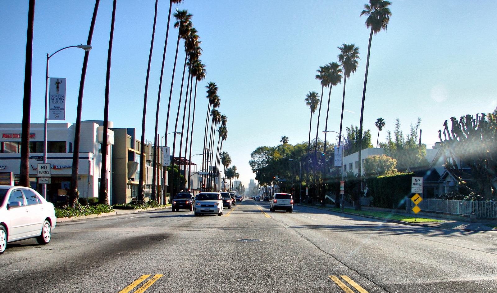 Los angeles street. Лос-Анджелес. Район Голливуд в Лос Анджелесе. Америка Лос Анджелес Калифорния. Роад Лос Анджелес Калифорния.