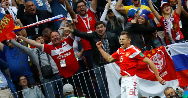 Россияне выиграли первый матч ЧМ и могут достичь исторического успеха