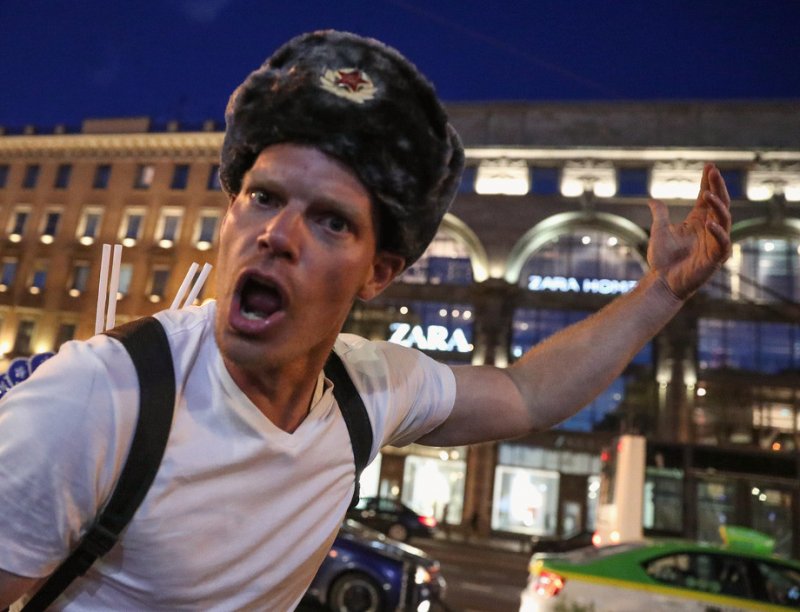 Безумие на улицах. Как россияне отметили победу над Египтом (21 ФОТО)