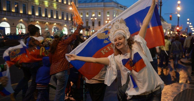 Безумие на улицах. Как россияне отметили победу над Египтом (21 ФОТО)