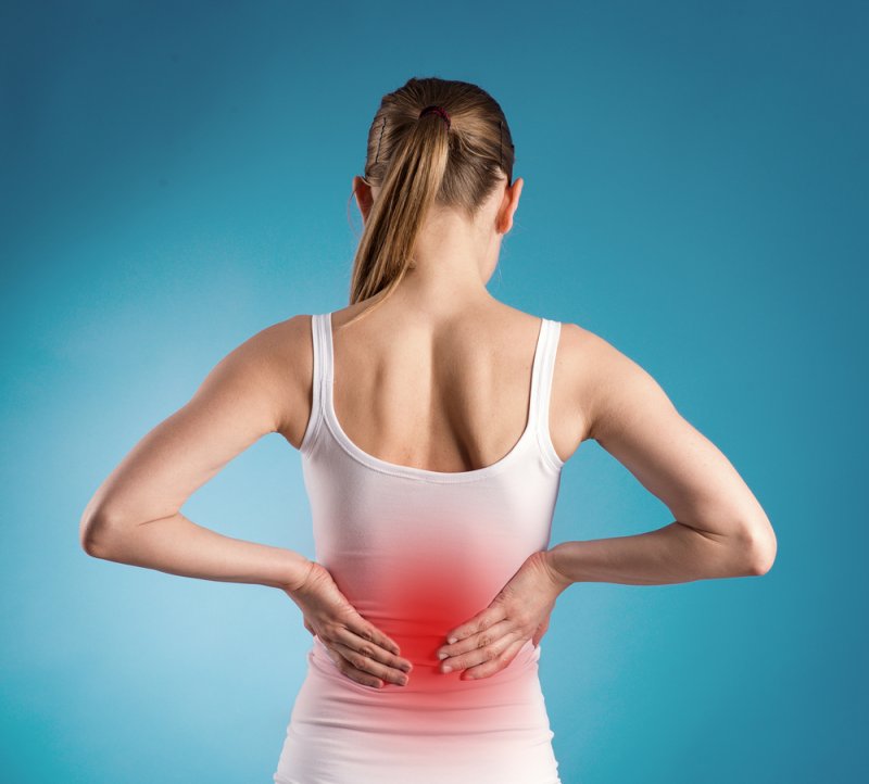 Боль в спине и другие ранние симптомы рака груди, которые легко пропустить