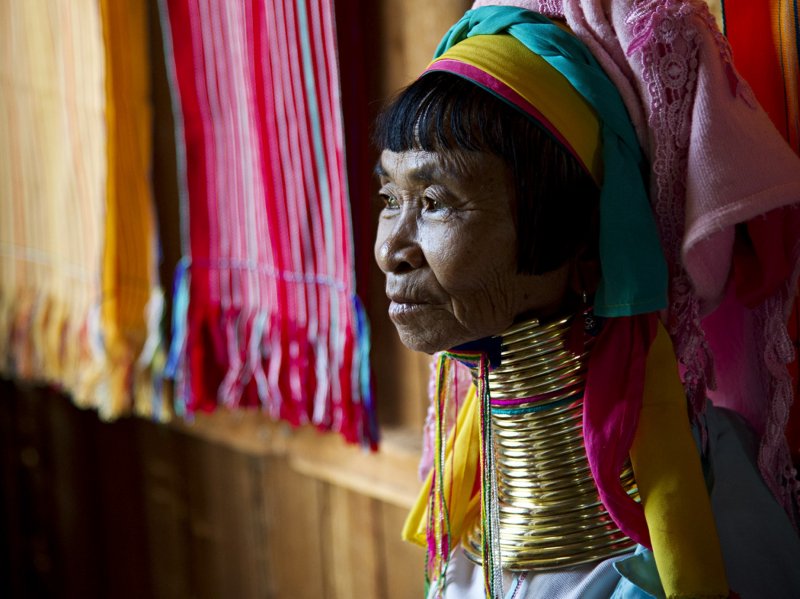Дама народу. Племя Падаунг Бирма. Женщины племени Падаунг. Женщины племени Каян в Мьянме. Таиланд - падаунги.