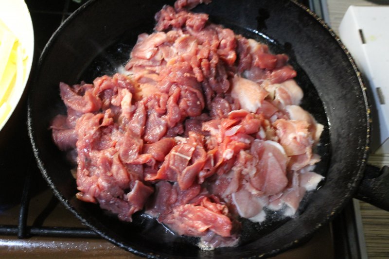 Скоблянка мясная с грибами по-русски: пошаговый фото рецепт
