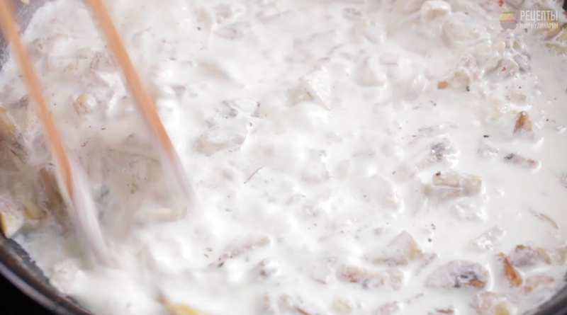 Картофельная запеканка с говяжьим языком и грибами: видео-рецепт