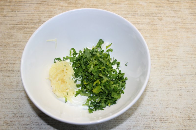 Пикантная слоеная закуска из баклажанов: пошаговый фото-рецепт