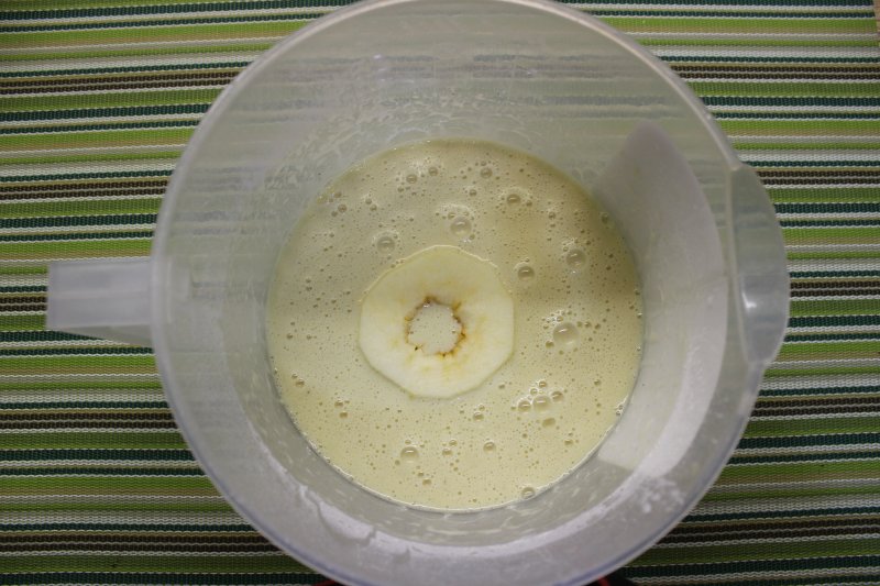 Яблоки с корицей в молочном кляре: пошаговый фото рецепт