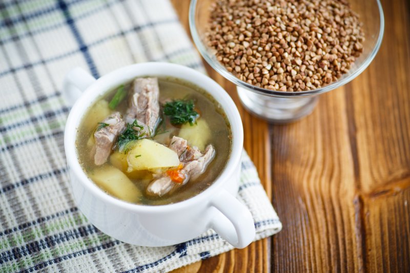 Гречневый суп со свиными ребрышками