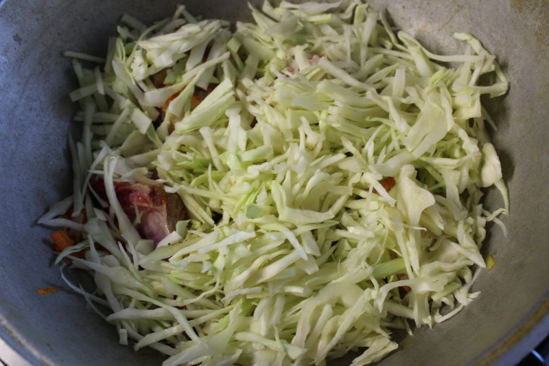 Ребрышки, тушенные с капустой и фасолью: пошаговый фото рецепт