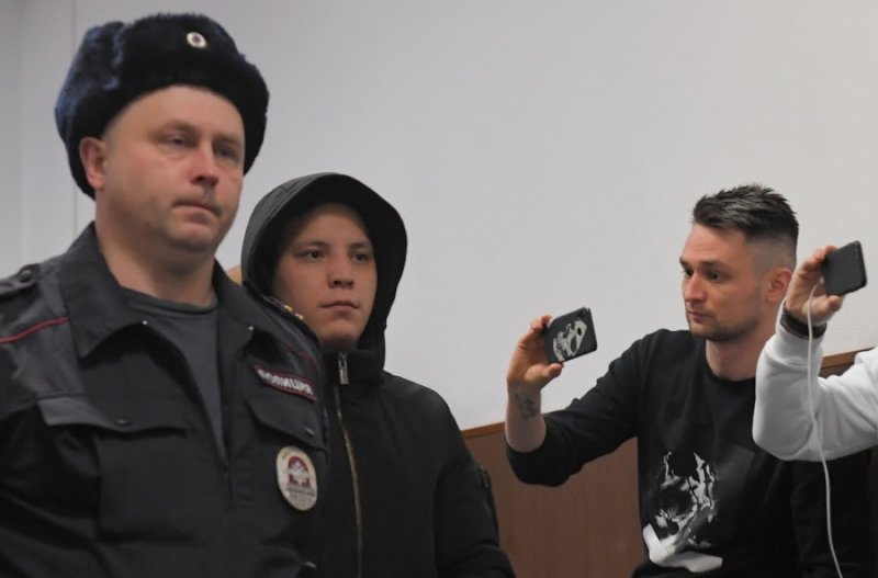Как выглядят и что говорят полицейские, подставившие журналиста Голунова