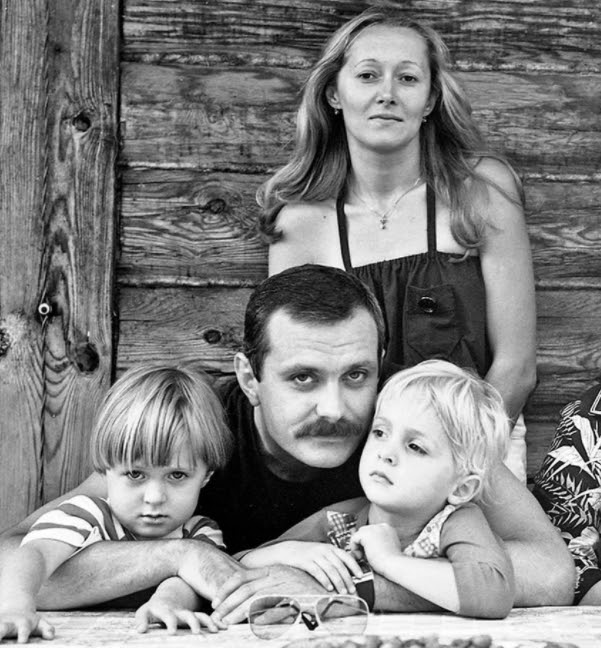 Никита Михалков: путь наверх, романы и семья «главного русского барина»