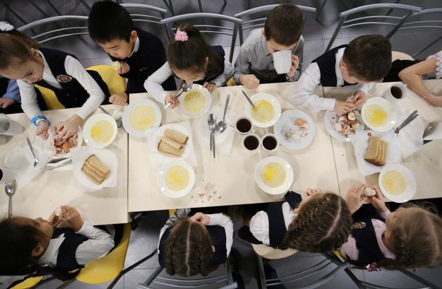 Диалог вокруг тарелки. Что не так с едой в школах и как это исправить?