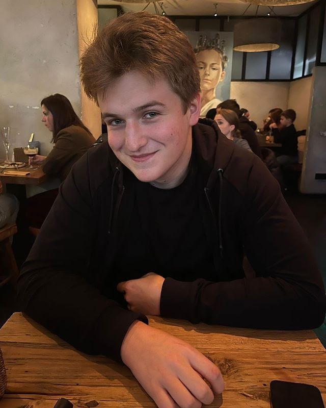 17-летний сын Пескова Мика: жизнь «золотого мальчика» и инстаграм*-скандал