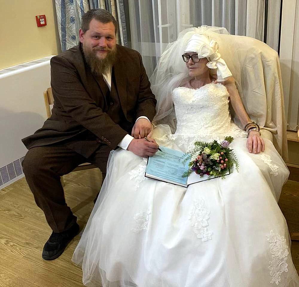 Невеста 11 лет переносила свадьбу и умерла через три дня после нее
