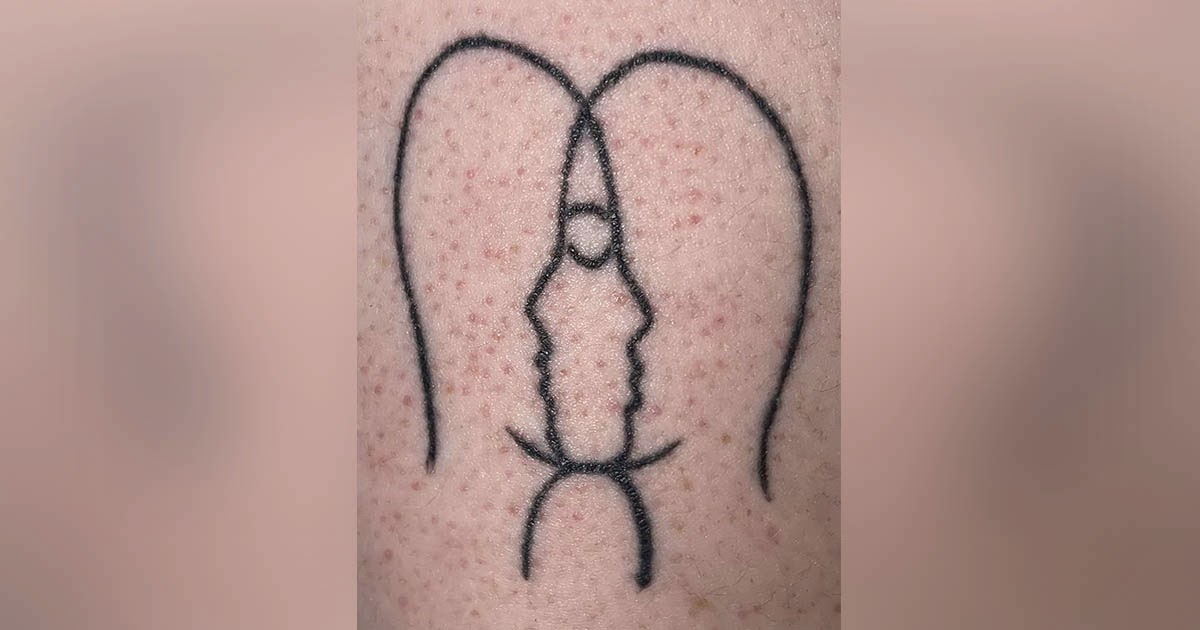 Девушка месяцами выбирала татуировку, а теперь ей стыдно за результат