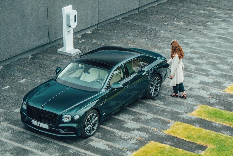 Bentley раскрыла подробности своего электрического будущего