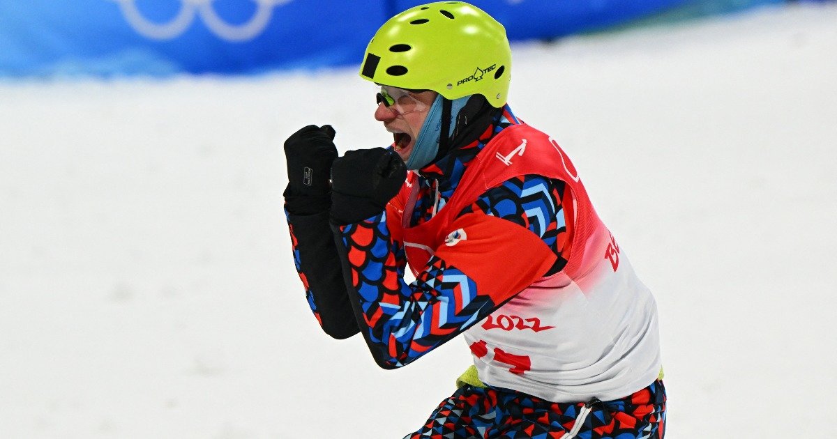Буров завоевал бронзу в лыжной акробатике на Олимпиаде