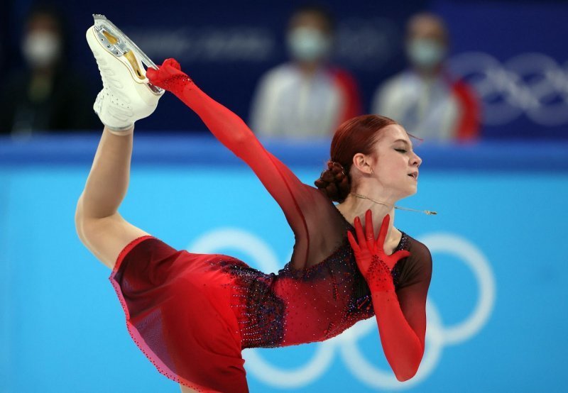 Щербакова стала олимпийской чемпионкой. Трусова взяла серебро
